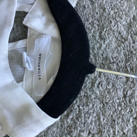 Woman’s top - Picture 2 of 3